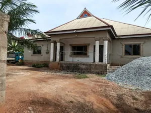 5bdrm House in Kronum, Kumasi Metropolitan for sale