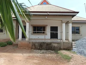 5bdrm House in Kronum, Kumasi Metropolitan for sale