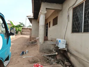 5bdrm House in Kronum, Kumasi Metropolitan for sale