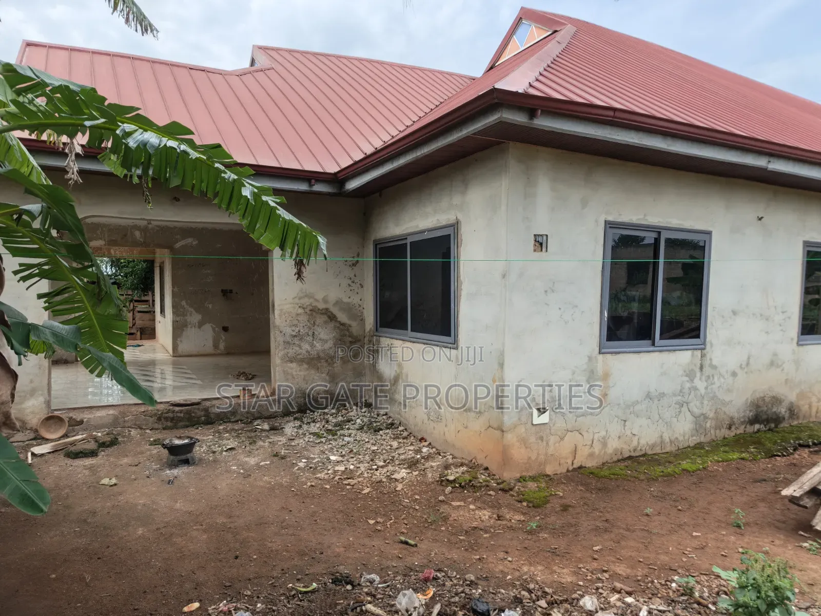 5bdrm House in Adankwaame, Kumasi Metropolitan for sale