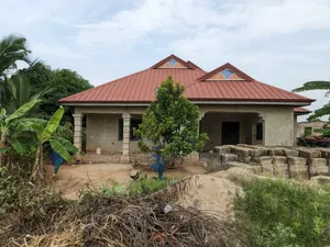 5bdrm House in Adankwaame, Kumasi Metropolitan for sale