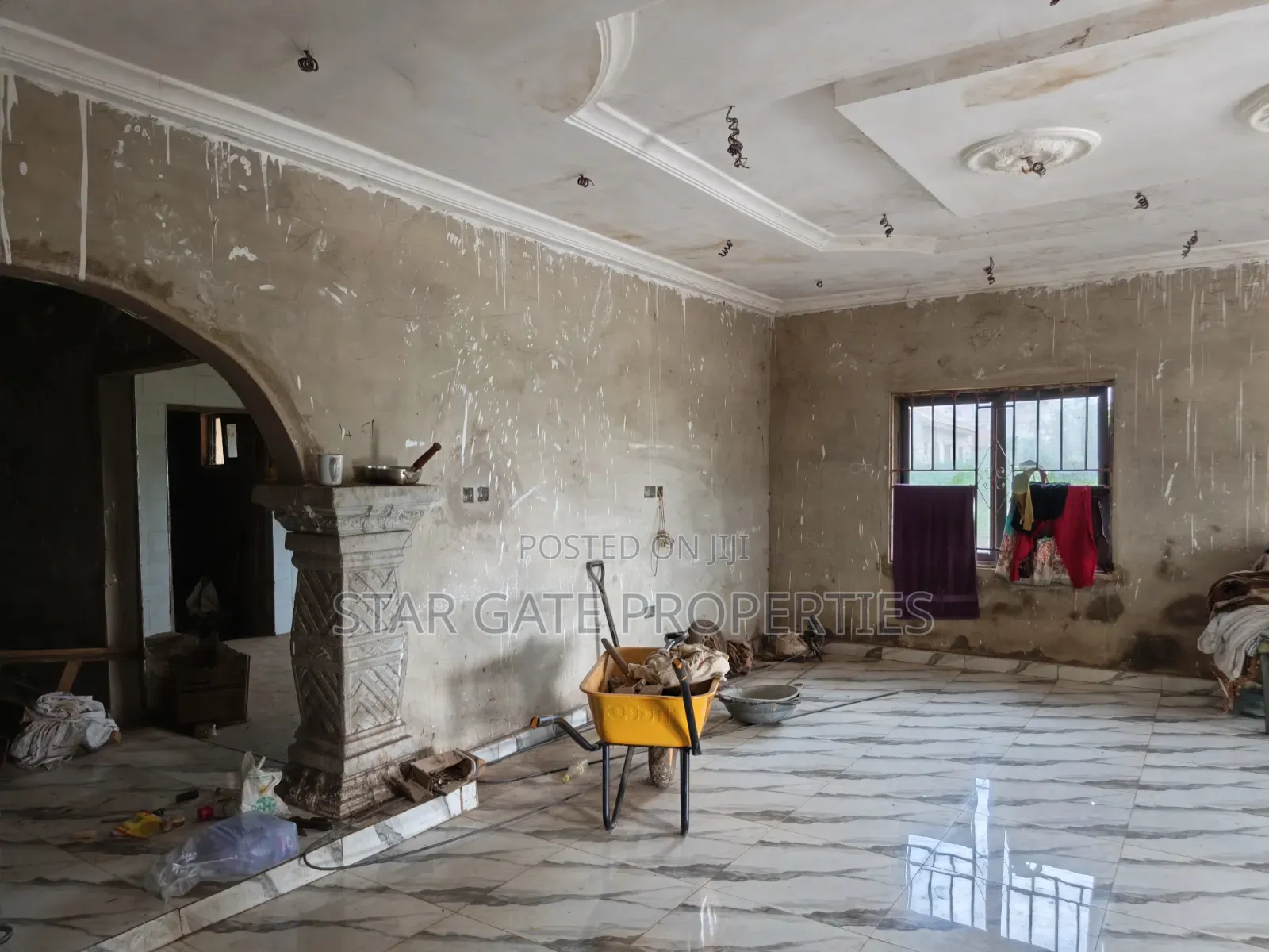 5bdrm House in Adankwaame, Kumasi Metropolitan for sale