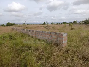 Title Land With Dwarf Wall - Appolonia