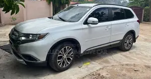 Rent Mitsubishi Outlander