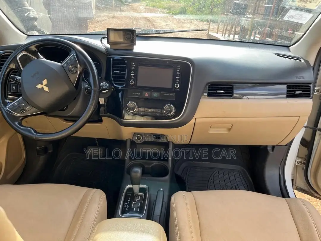 Rent Mitsubishi Outlander