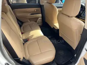 Rent Mitsubishi Outlander