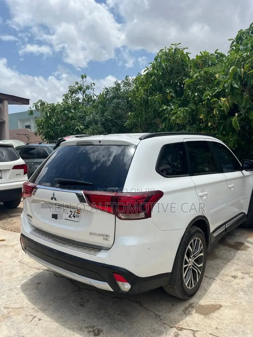 Rent Mitsubishi Outlander