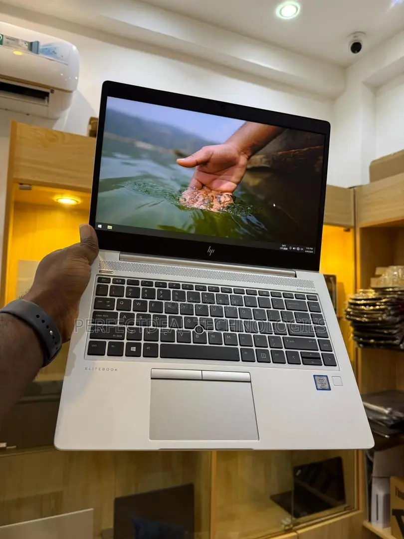 New Laptop HP EliteBook 840 G5 8GB Intel Core i5 SSD 256GB