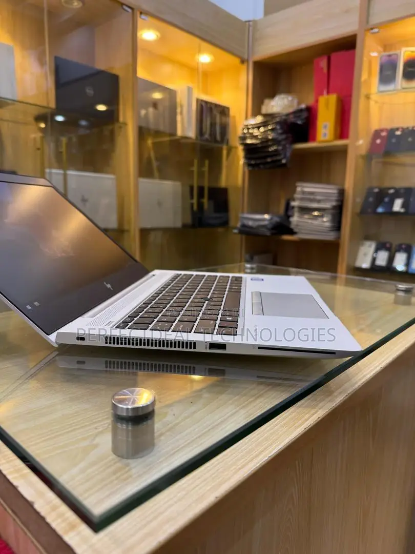 New Laptop HP EliteBook 840 G5 8GB Intel Core i5 SSD 256GB