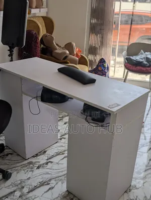 Manicure Nail Table, Salon Table