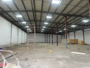 1001sqm Warehouse Plus 8bedrooms Apartments at Spintex for Rent
