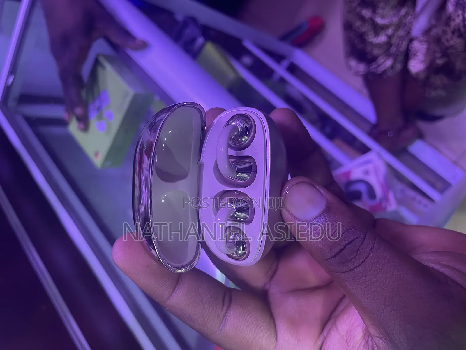 Honor Choice Earbuds Clip.