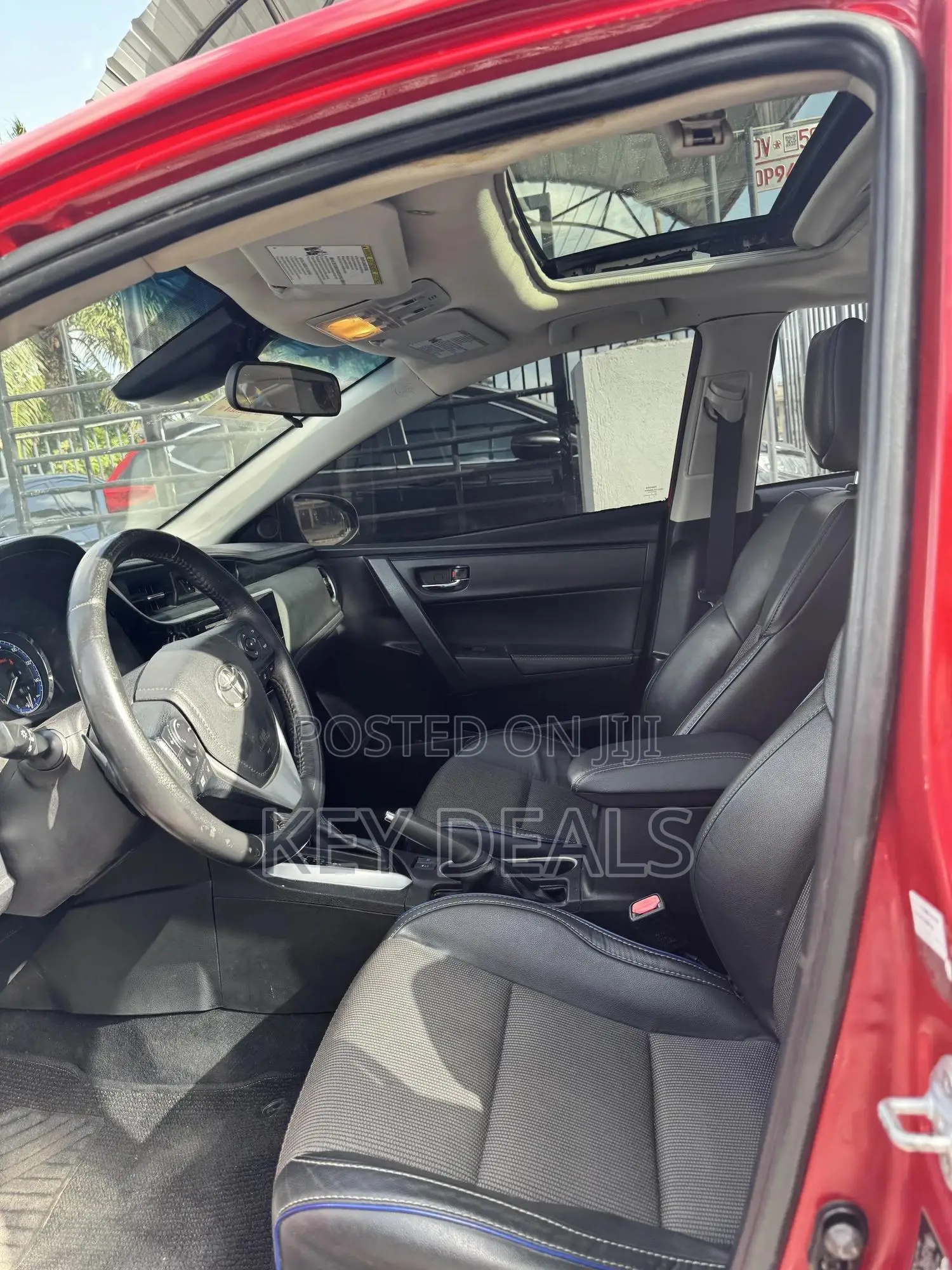 Toyota Corolla SE Special Edition 4dr Sedan (1.8L 4cyl CVT) 2017 Red