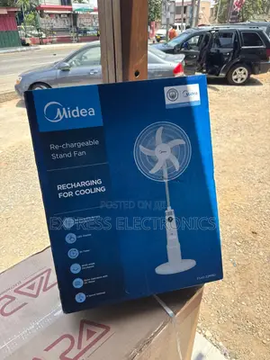 Hot  Deal on Midea 18”Fan Rechargeable