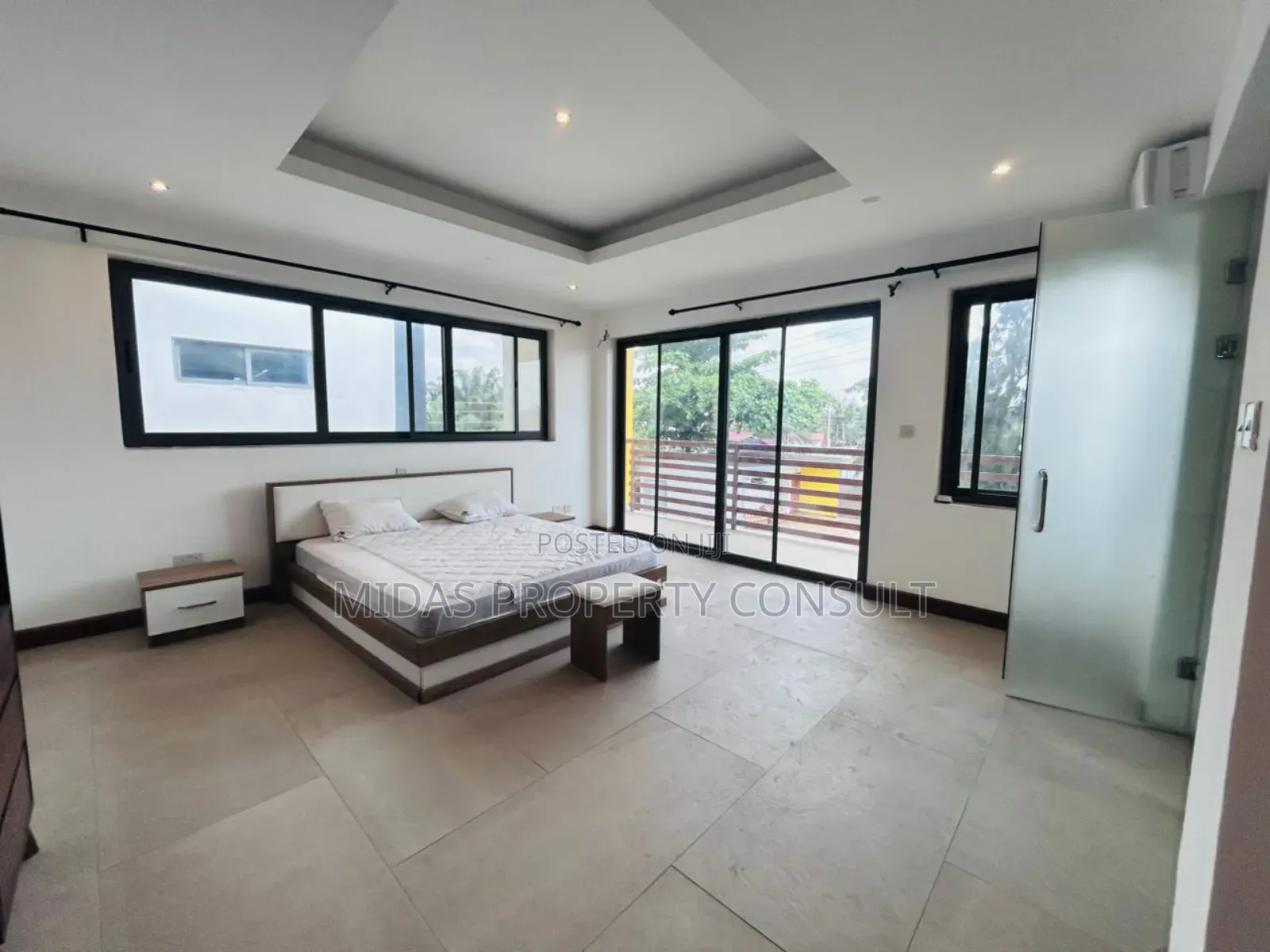 4bdrm Townhouse/Terrace in Abelemkpe, Perez Chapel Area for sale