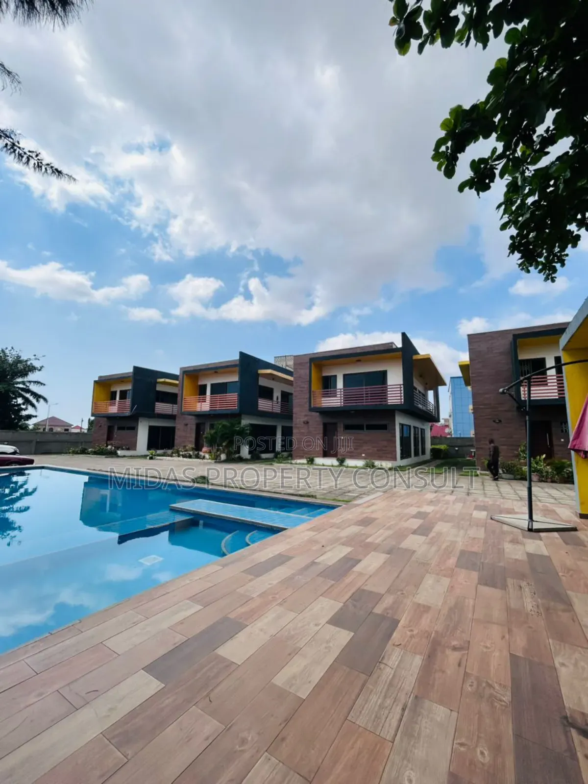 4bdrm Townhouse/Terrace in Abelemkpe, Perez Chapel Area for sale