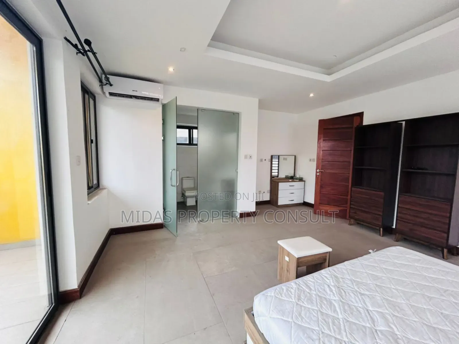 4bdrm Townhouse/Terrace in Abelemkpe, Perez Chapel Area for sale
