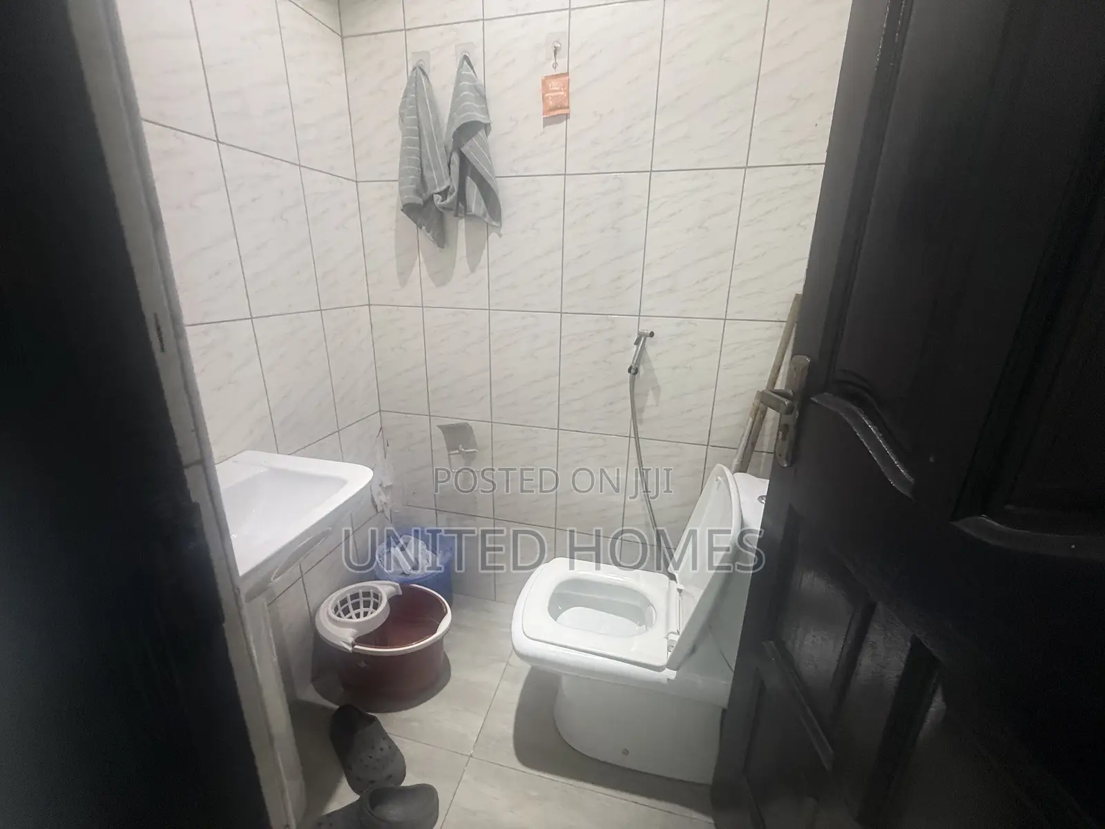 Executive Office/ Shop for Rent at Osu Wooden
