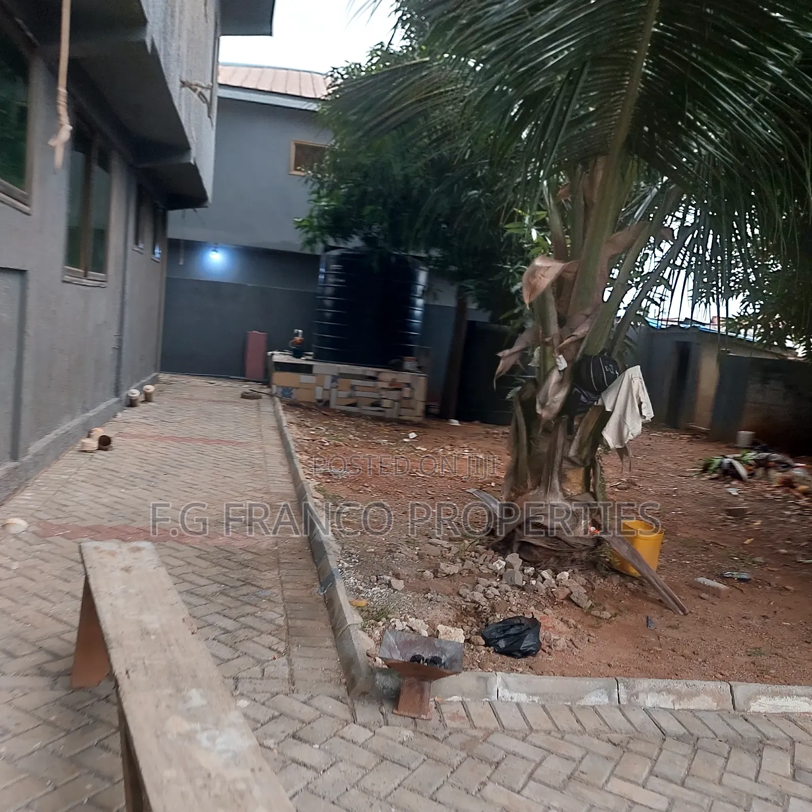 16bdrm House in Kg Franco Properties, Spintex for rent