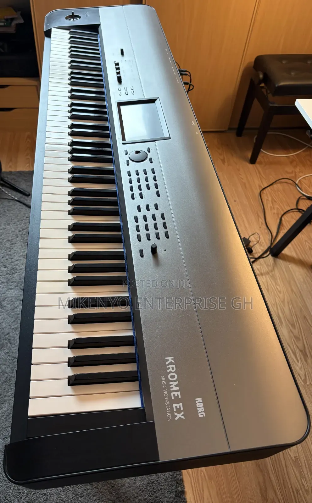 Korg Korg Krome Ex 88-Key Synthesizer Workstation With Free Stand