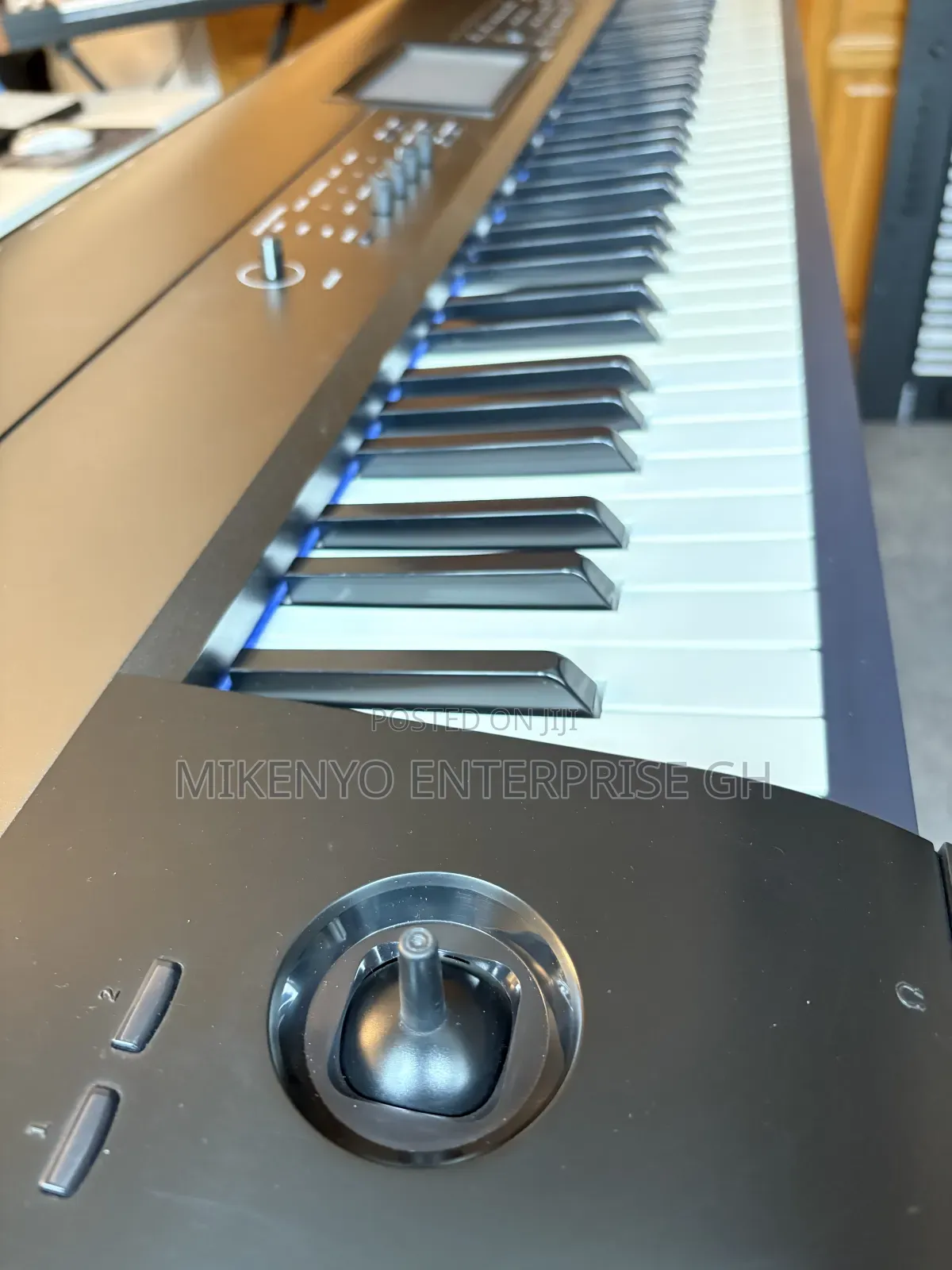 Korg Korg Krome Ex 88-Key Synthesizer Workstation With Free Stand