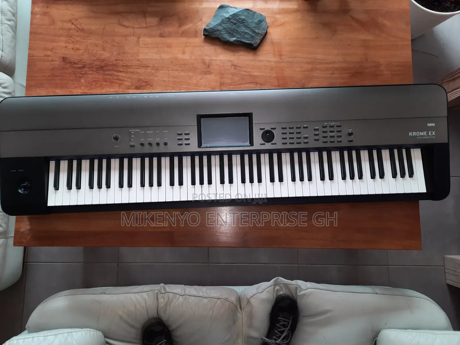 Korg Korg Krome Ex 88-Key Synthesizer Workstation With Free Stand