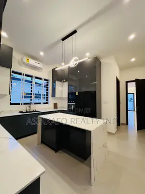 5bdrm Duplex in Estate Prime, Sakumono for sale