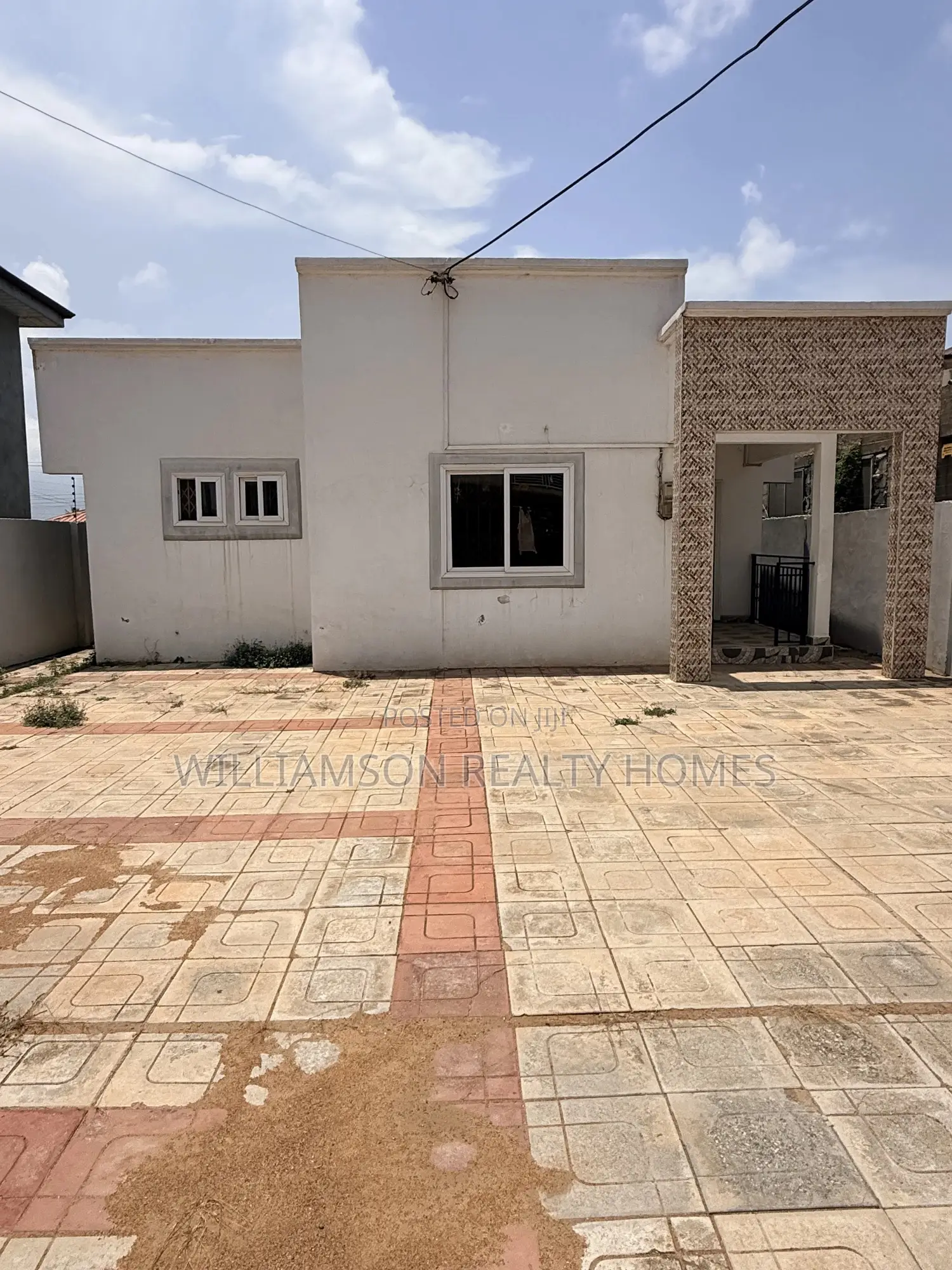 3bdrm House in Hfc Estate Area, Spintex for rent