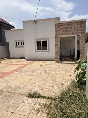 3bdrm House in Hfc Estate Area, Spintex for rent