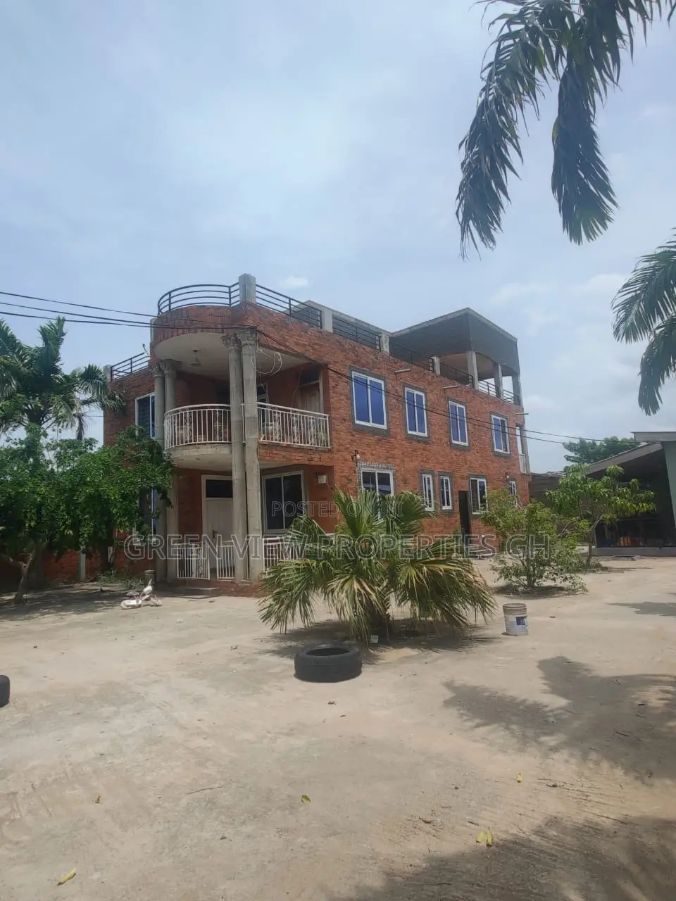 6bdrm House in Weija for sale