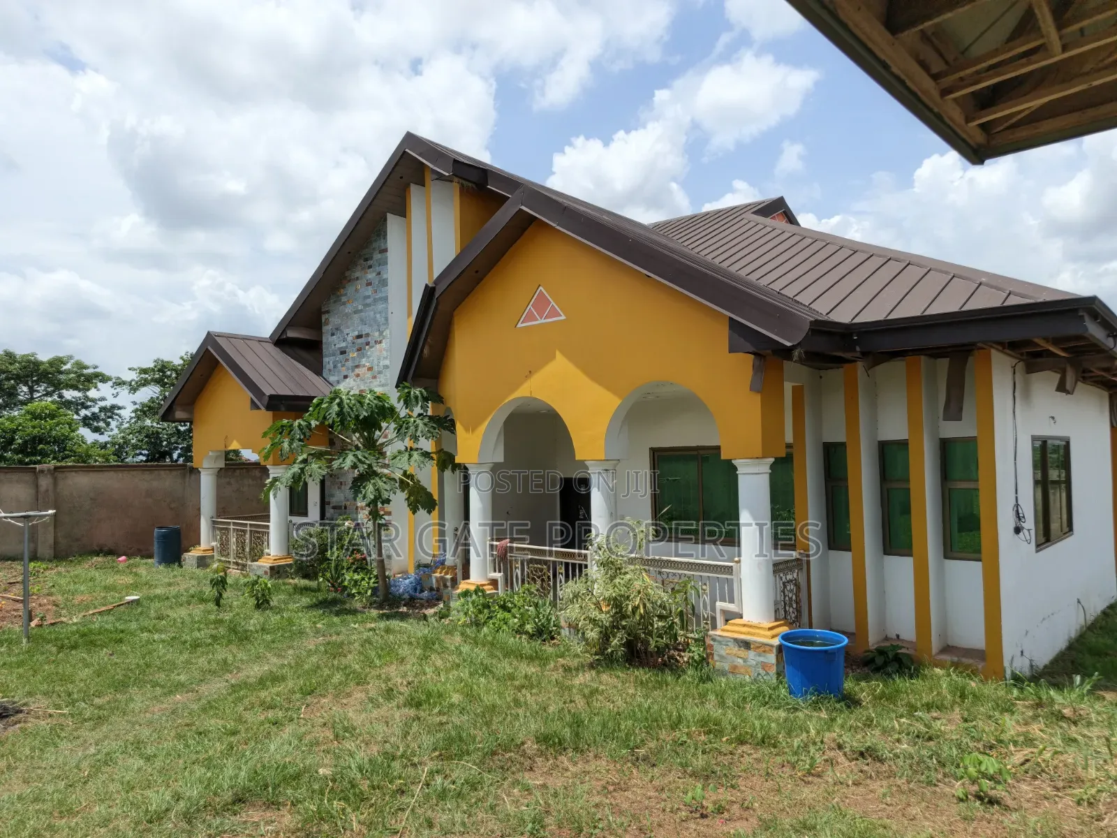 5bdrm House in Ejisu Donaso New for sale