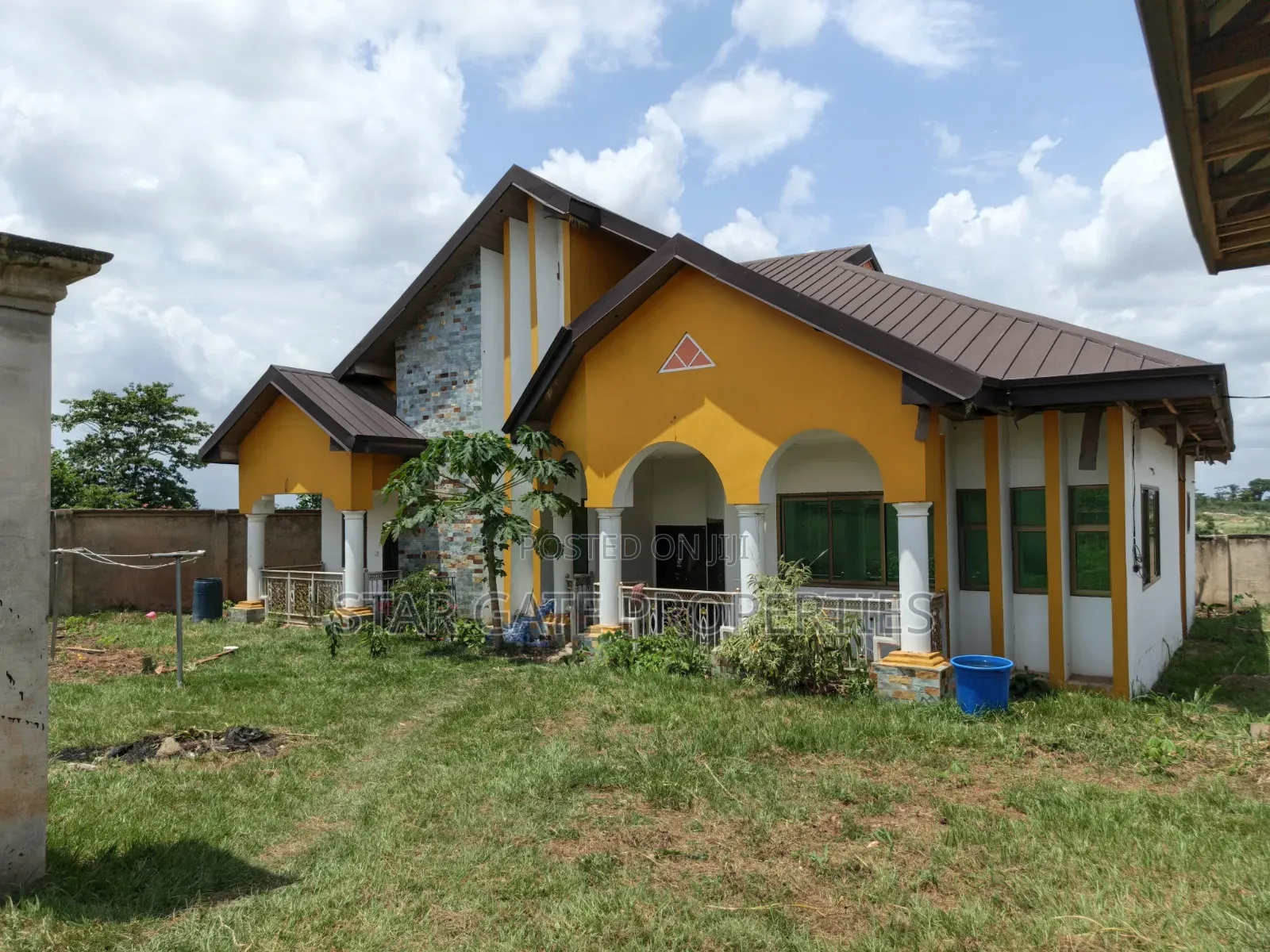 5bdrm House in Ejisu Donaso New for sale