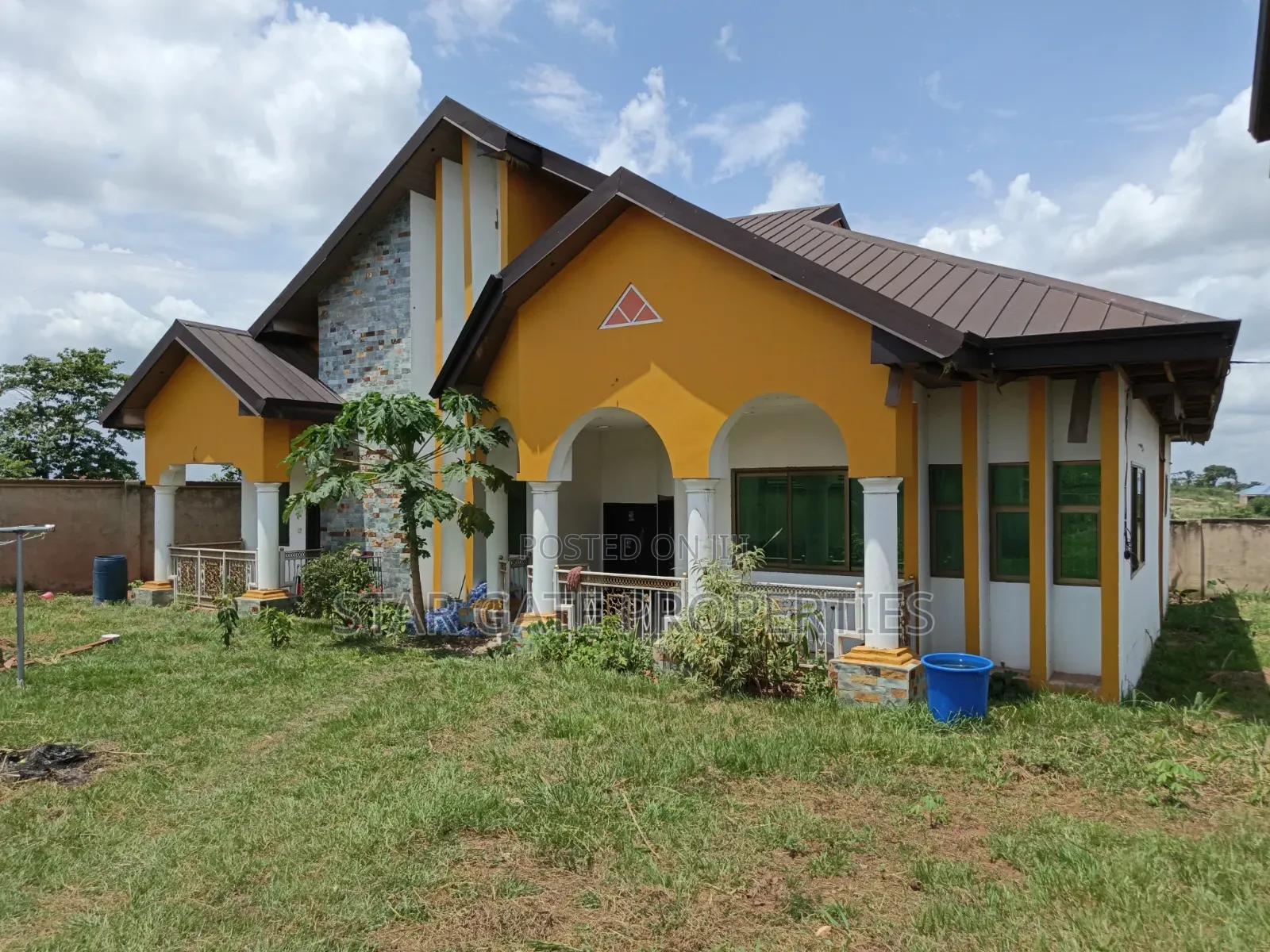 5bdrm House in Ejisu Donaso New for sale