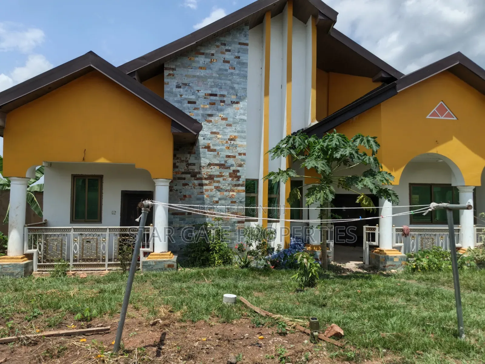 5bdrm House in Ejisu Donaso New for sale