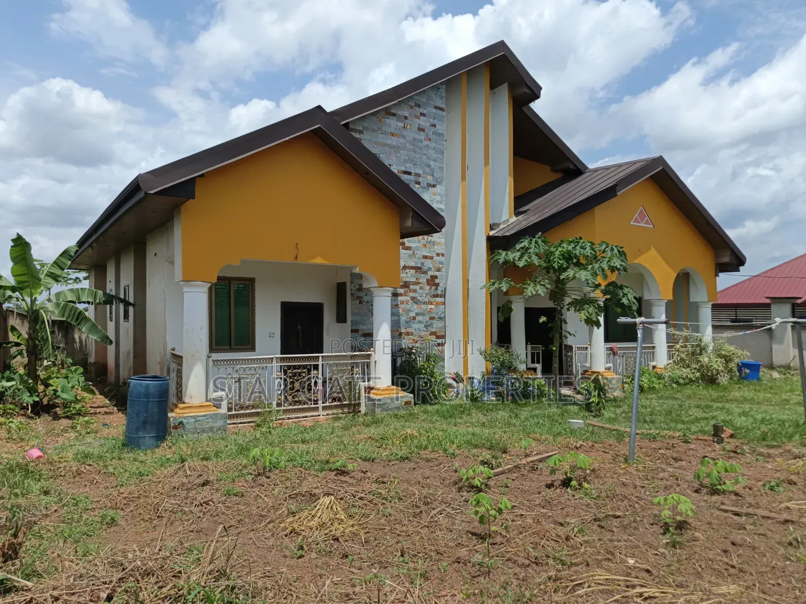 5bdrm House in Ejisu Donaso New for sale