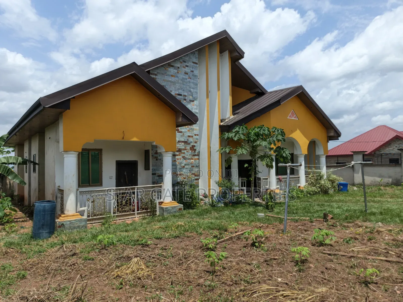 5bdrm House in Ejisu Donaso New for sale