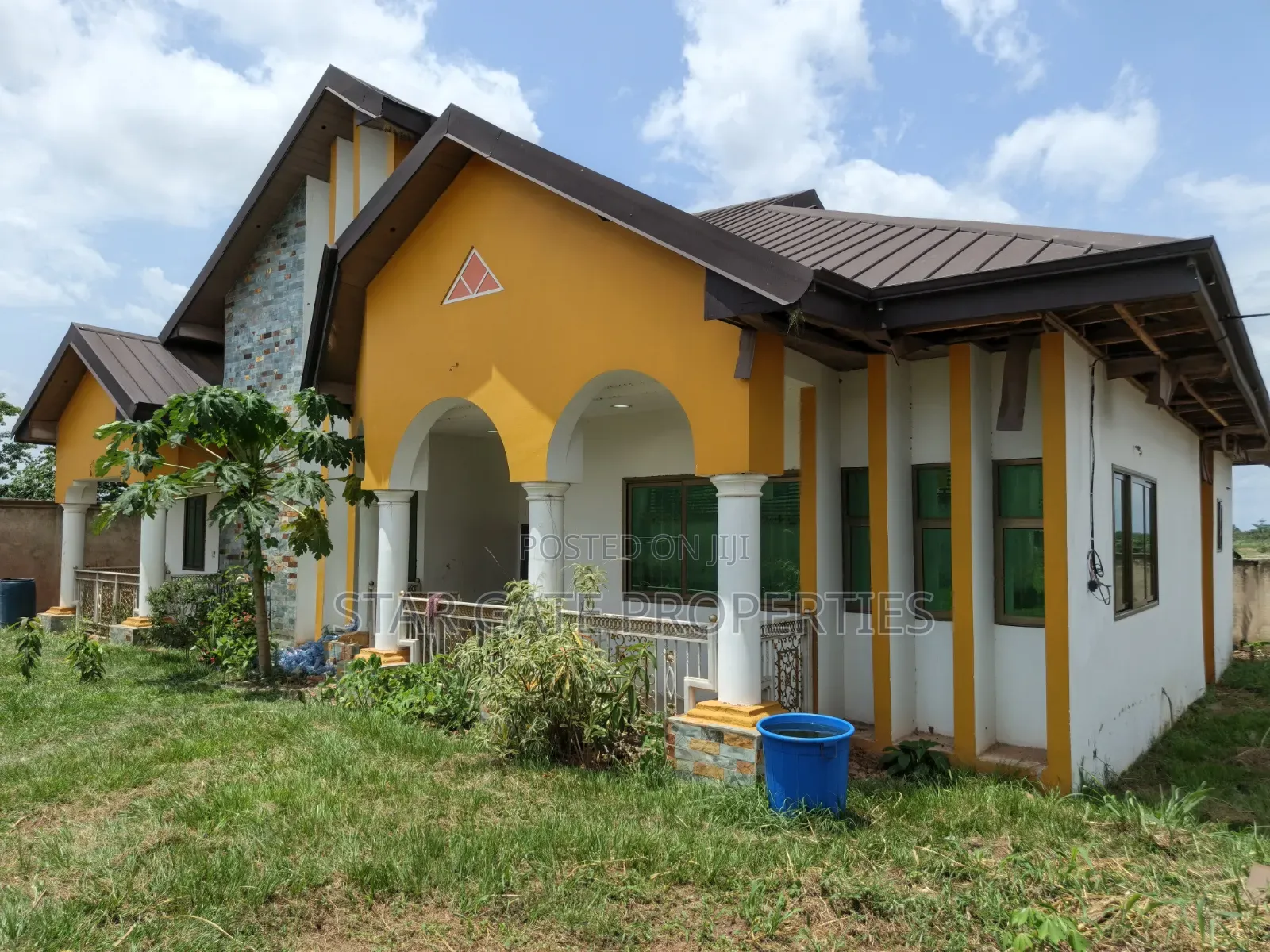 5bdrm House in Ejisu Donaso New for sale