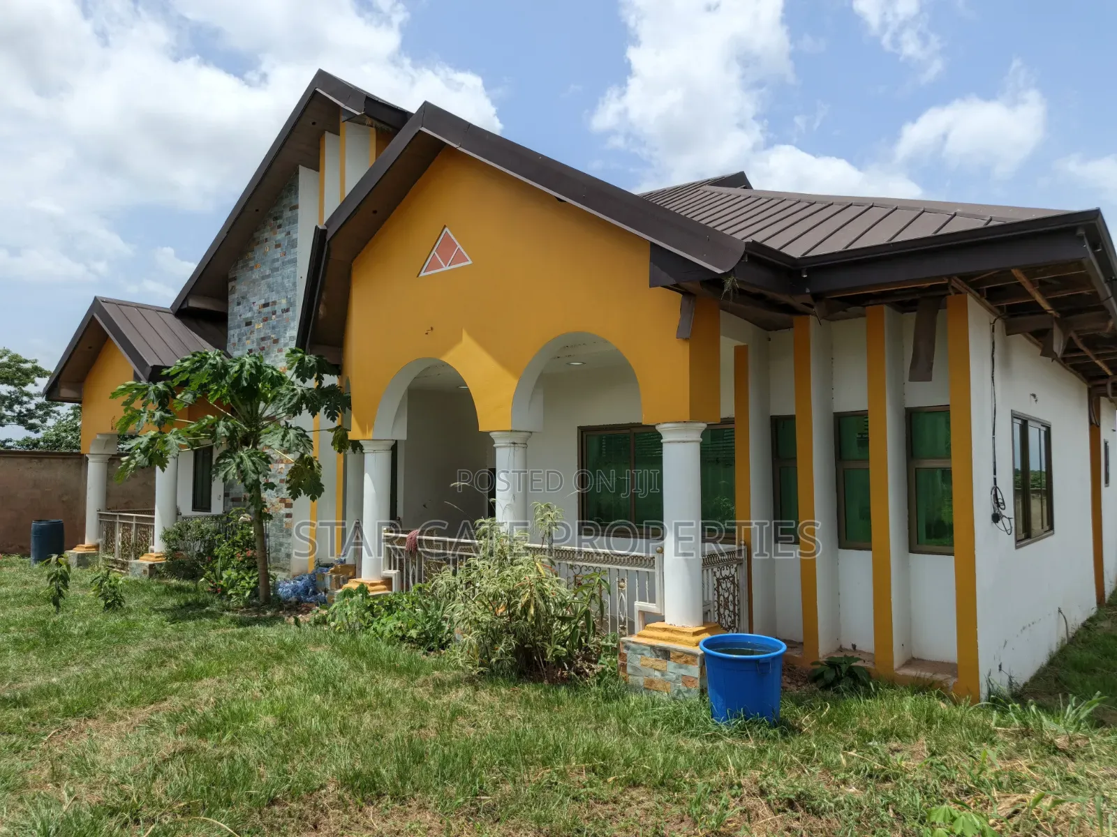 5bdrm House in Ejisu Donaso New for sale