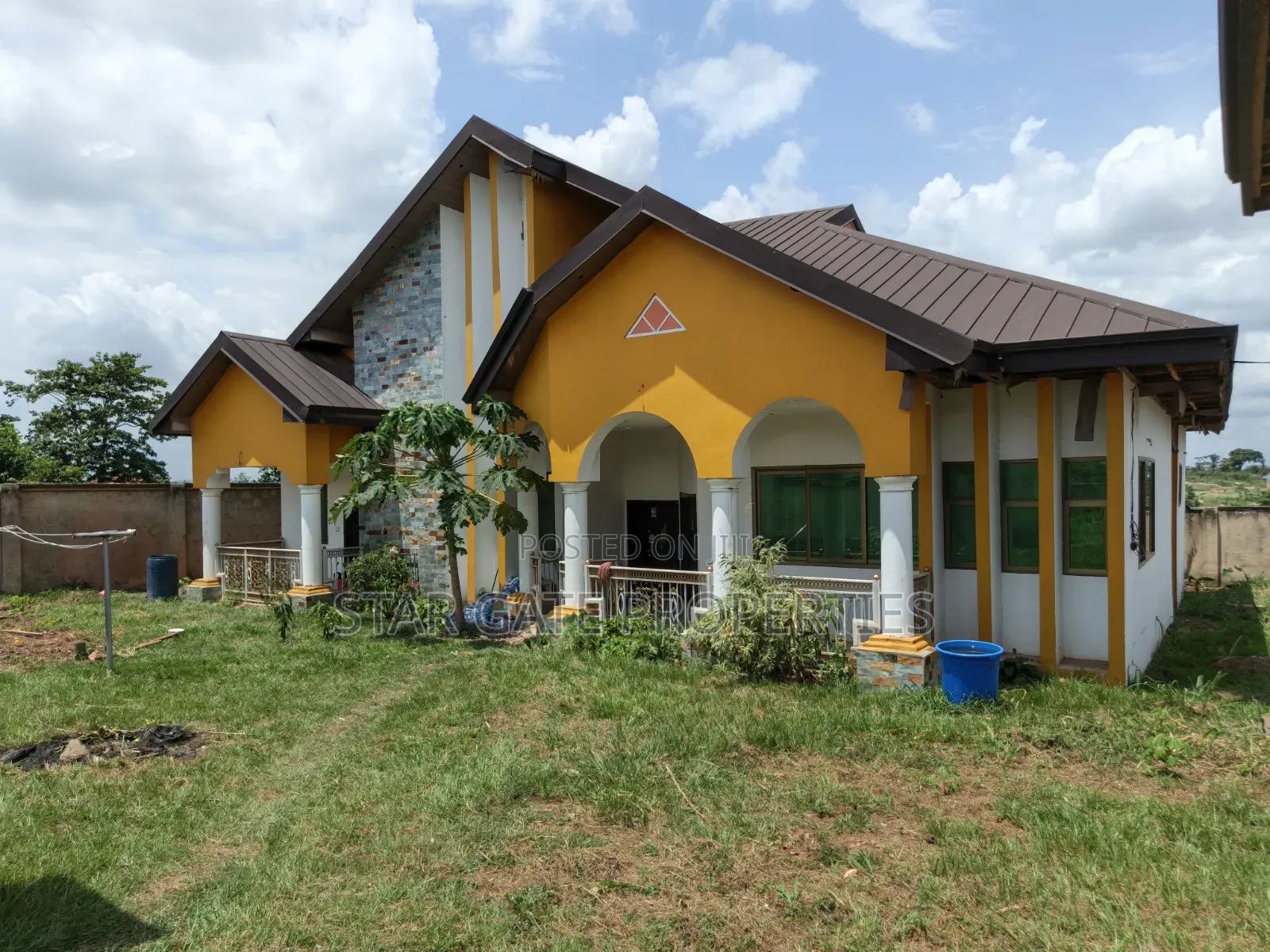 5bdrm House in Ejisu Donaso New for sale