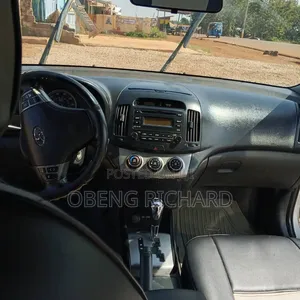 Hyundai Elantra 2010 Silver