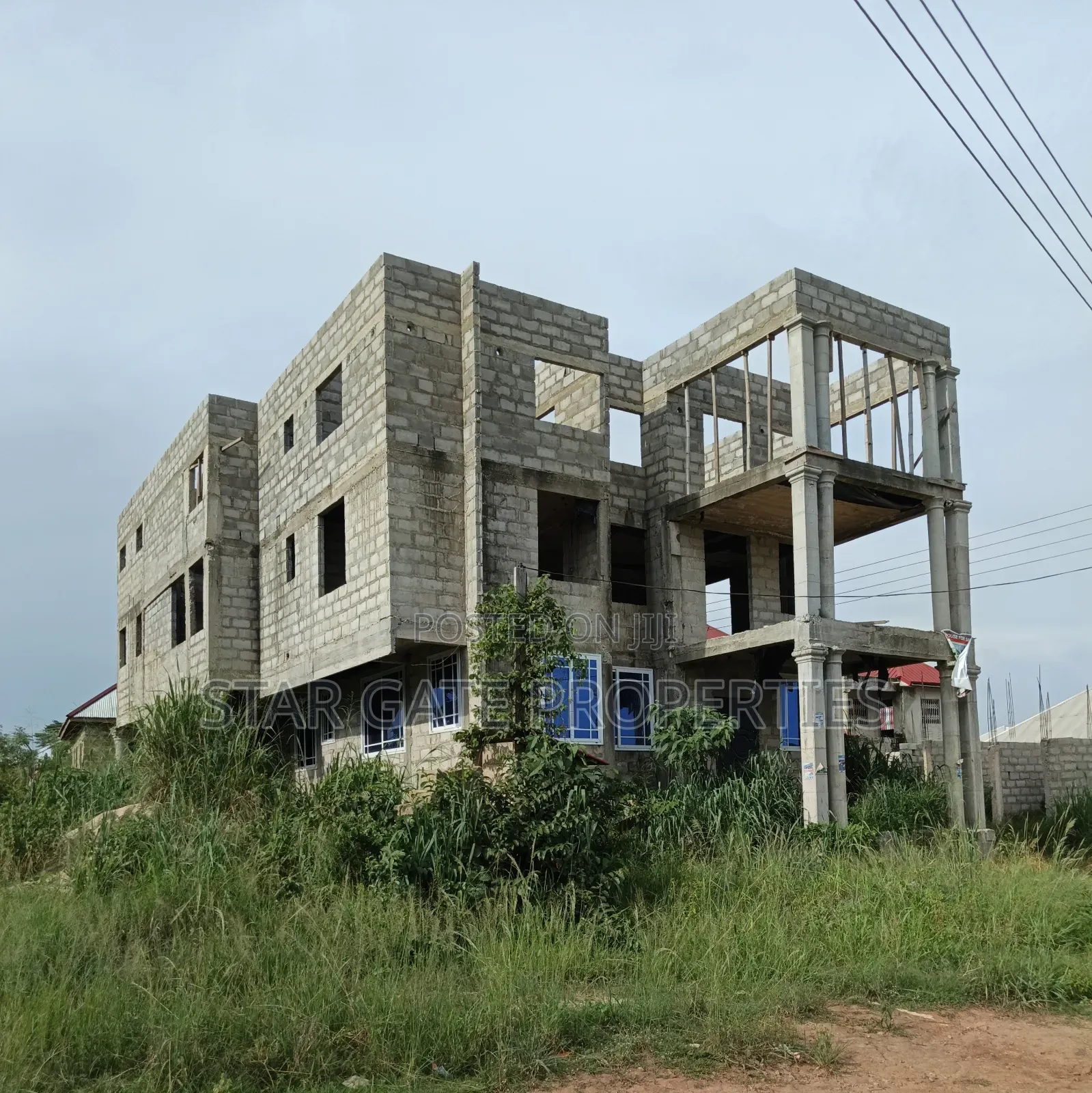 9bdrm House in Ejisu Ampabame for sale