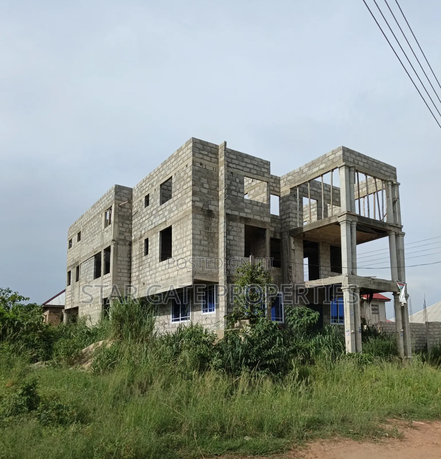 9bdrm House in Ejisu Ampabame for sale