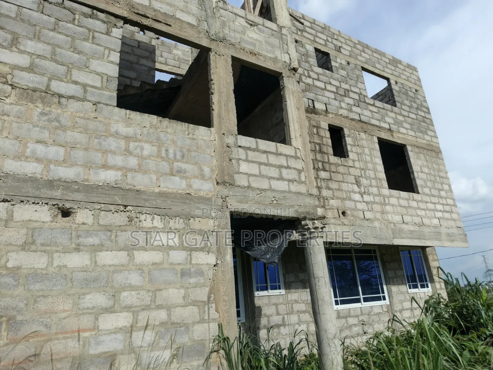 9bdrm House in Ejisu Ampabame for sale