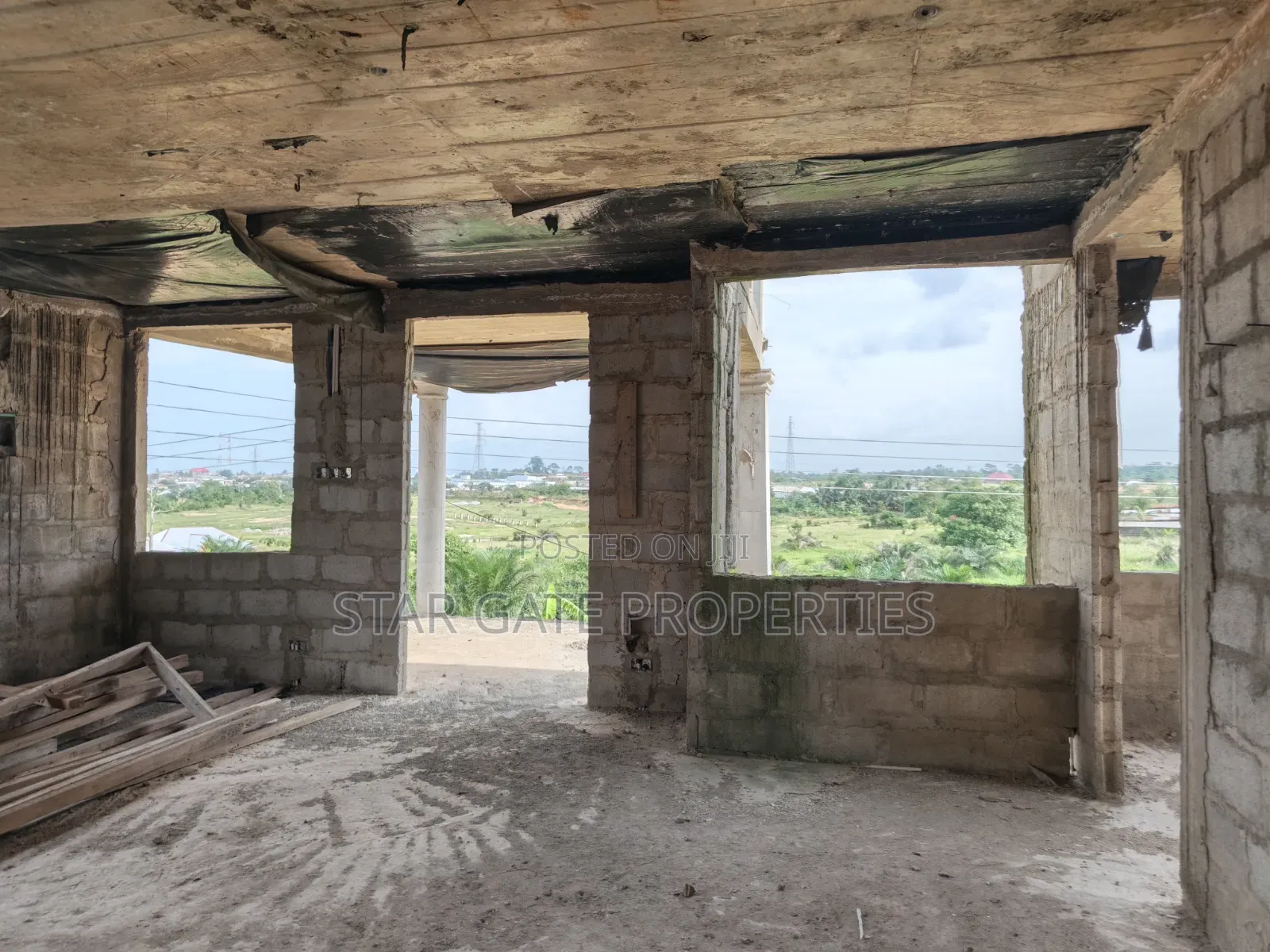 9bdrm House in Ejisu Ampabame for sale