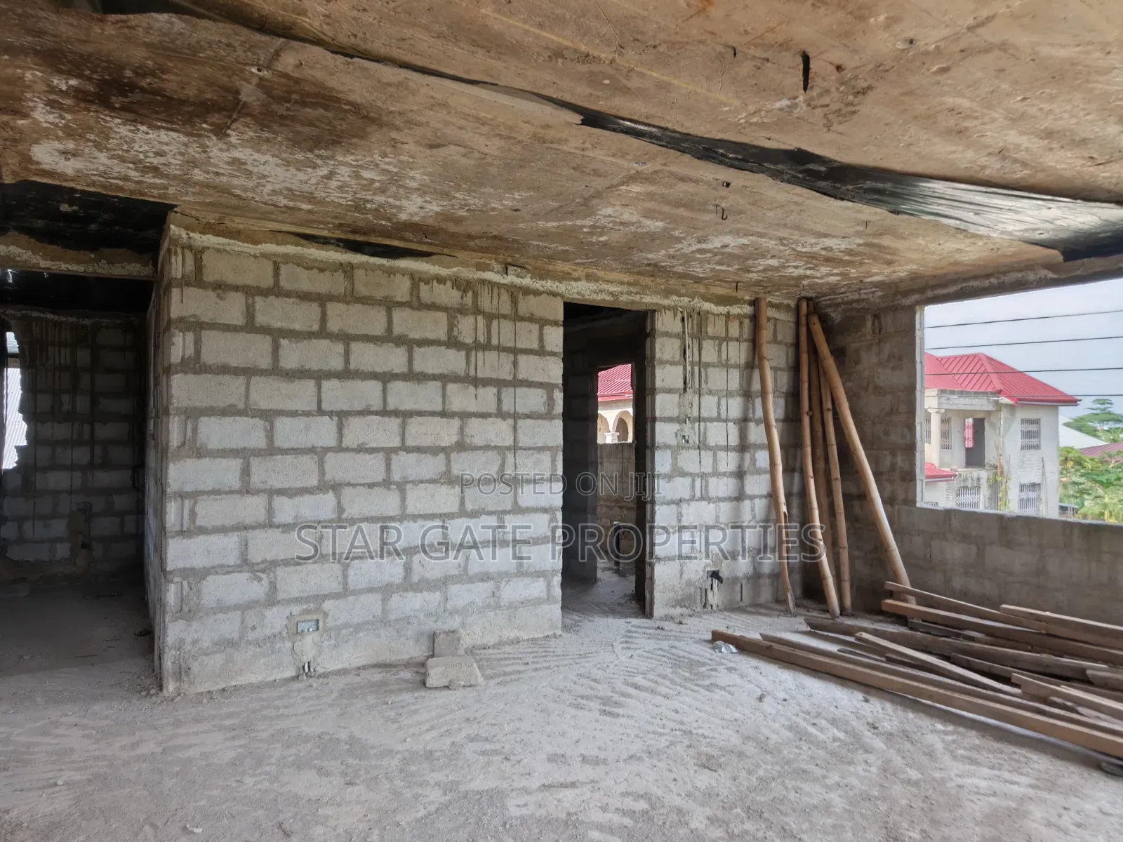 9bdrm House in Ejisu Ampabame for sale
