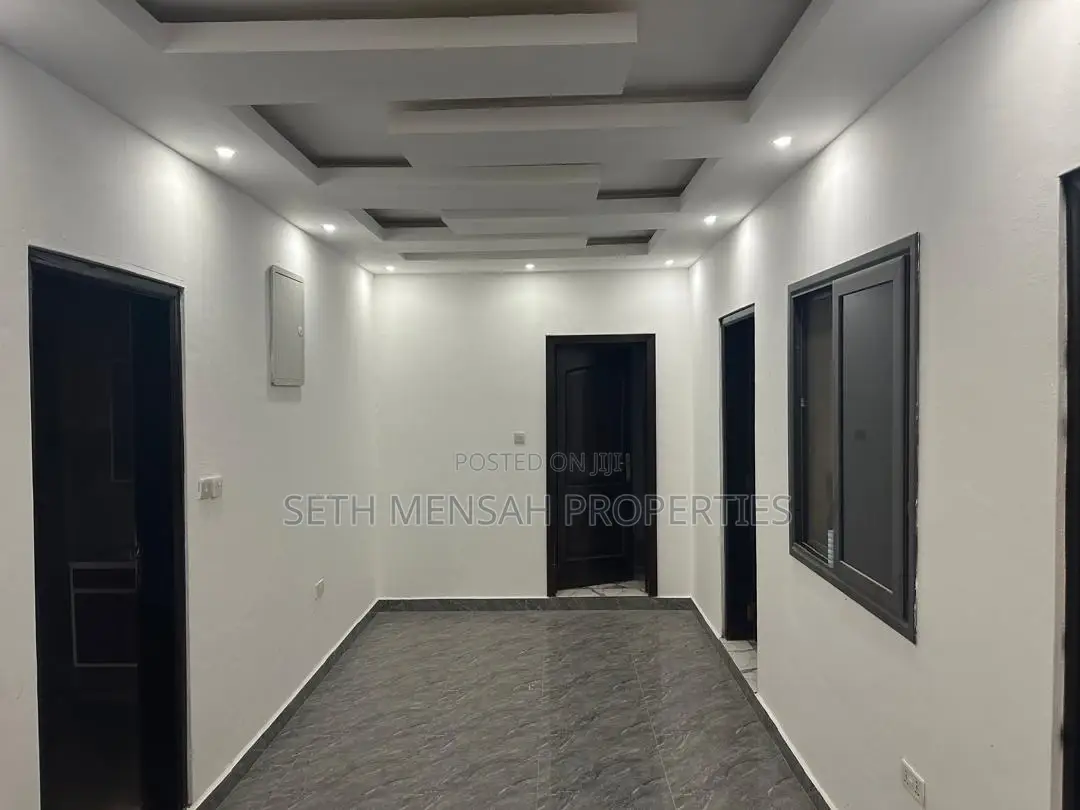 5bdrm House in 5 Bedroom House, Mile 7 for rent