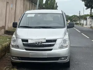 Hyundai H1 2.4 GLS 2010 Gray