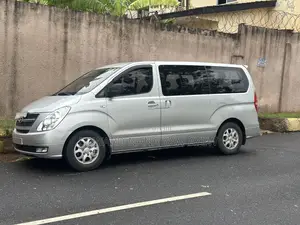 Hyundai H1 2.4 GLS 2010 Gray