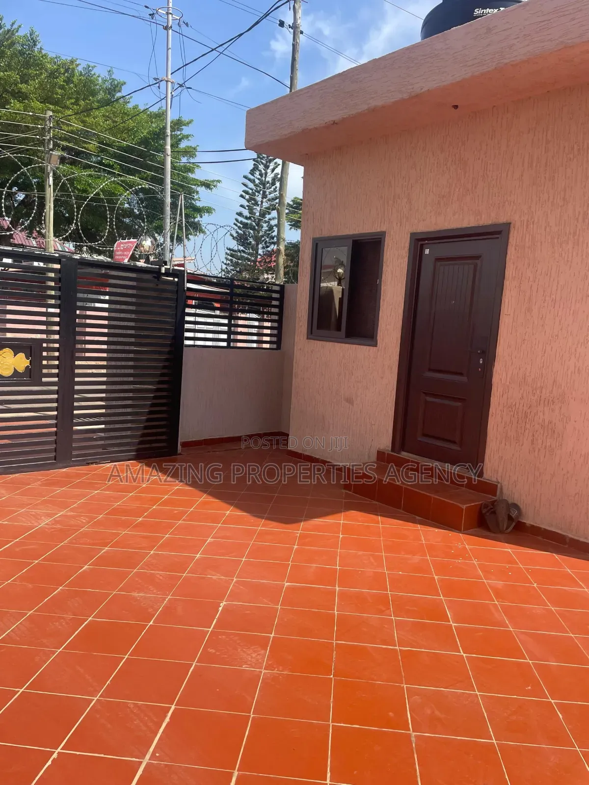1bdrm Apartment in Spintex Batsonaa, Baatsona Total for rent