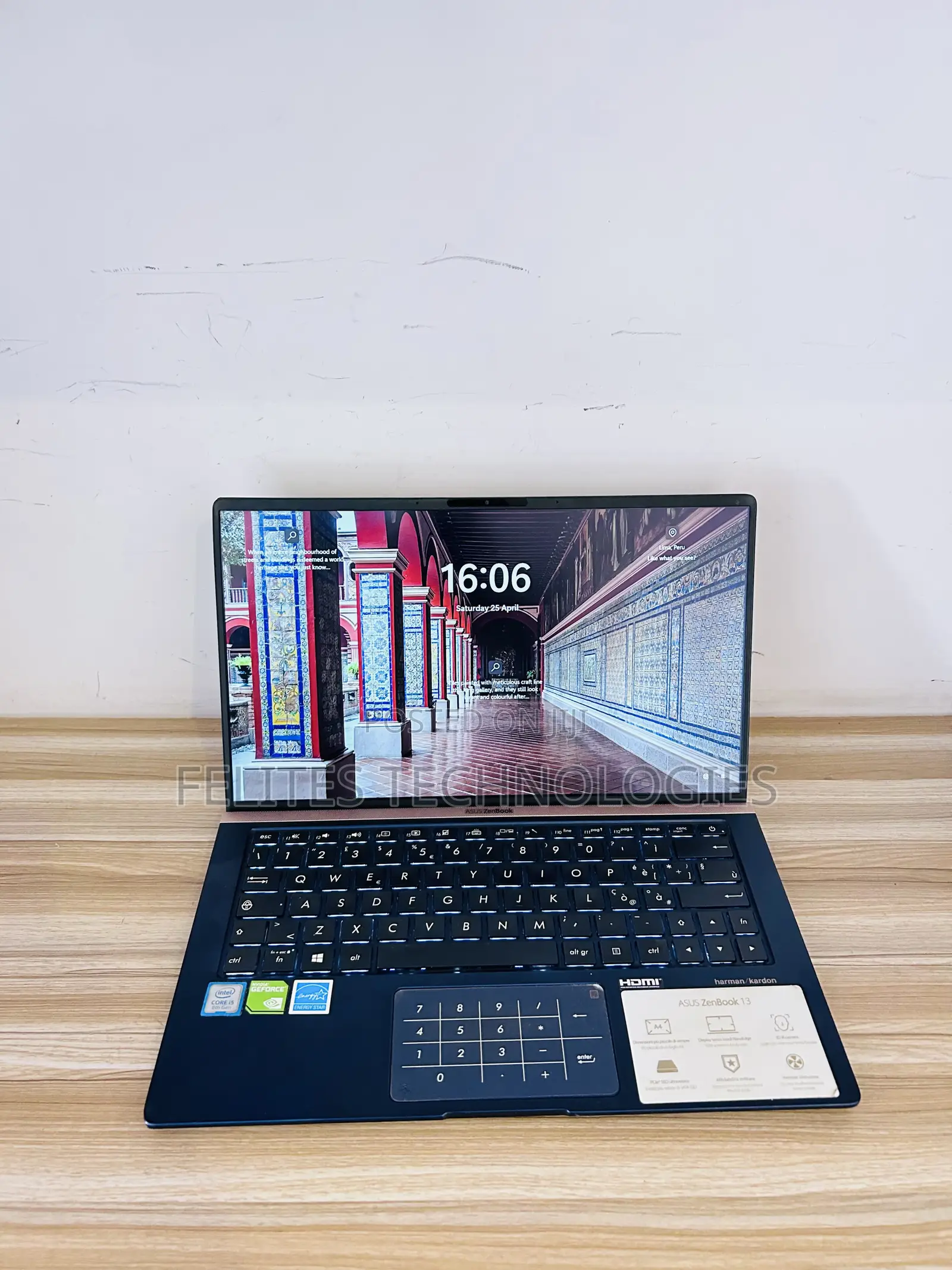 Laptop Asus ZenBook 13 UX331UN 8GB Intel Core i5 SSD 256GB